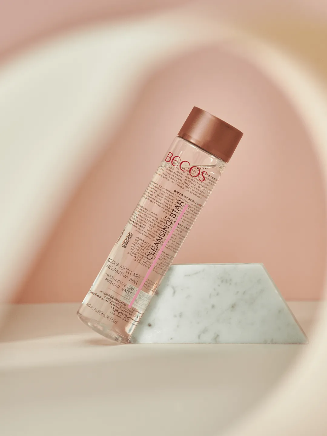 L'acqua micellare multiattiva di Becos.